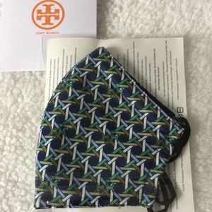 ⬇️Tory Burch Face mask
